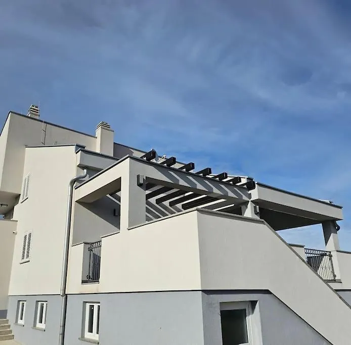 Holiday Home Gidas - Hot Tub, Gym, Playground Radovin 0*,