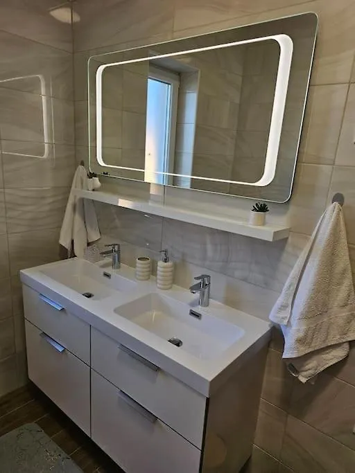 Holiday Home Gidas - Hot Tub, Gym, Playground Radovin