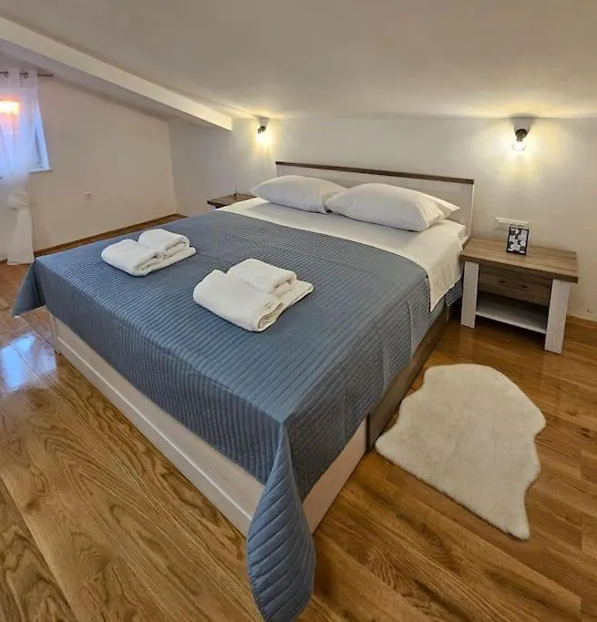 Holiday Home Gidas - Hot Tub, Gym, Playground Radovin
