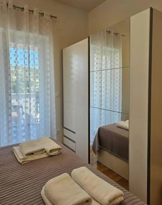 Holiday Home Gidas - Hot Tub, Gym, Playground Radovin Croatia